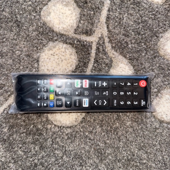 Samsung Universal Black Remote Control - Picture 5 of 5